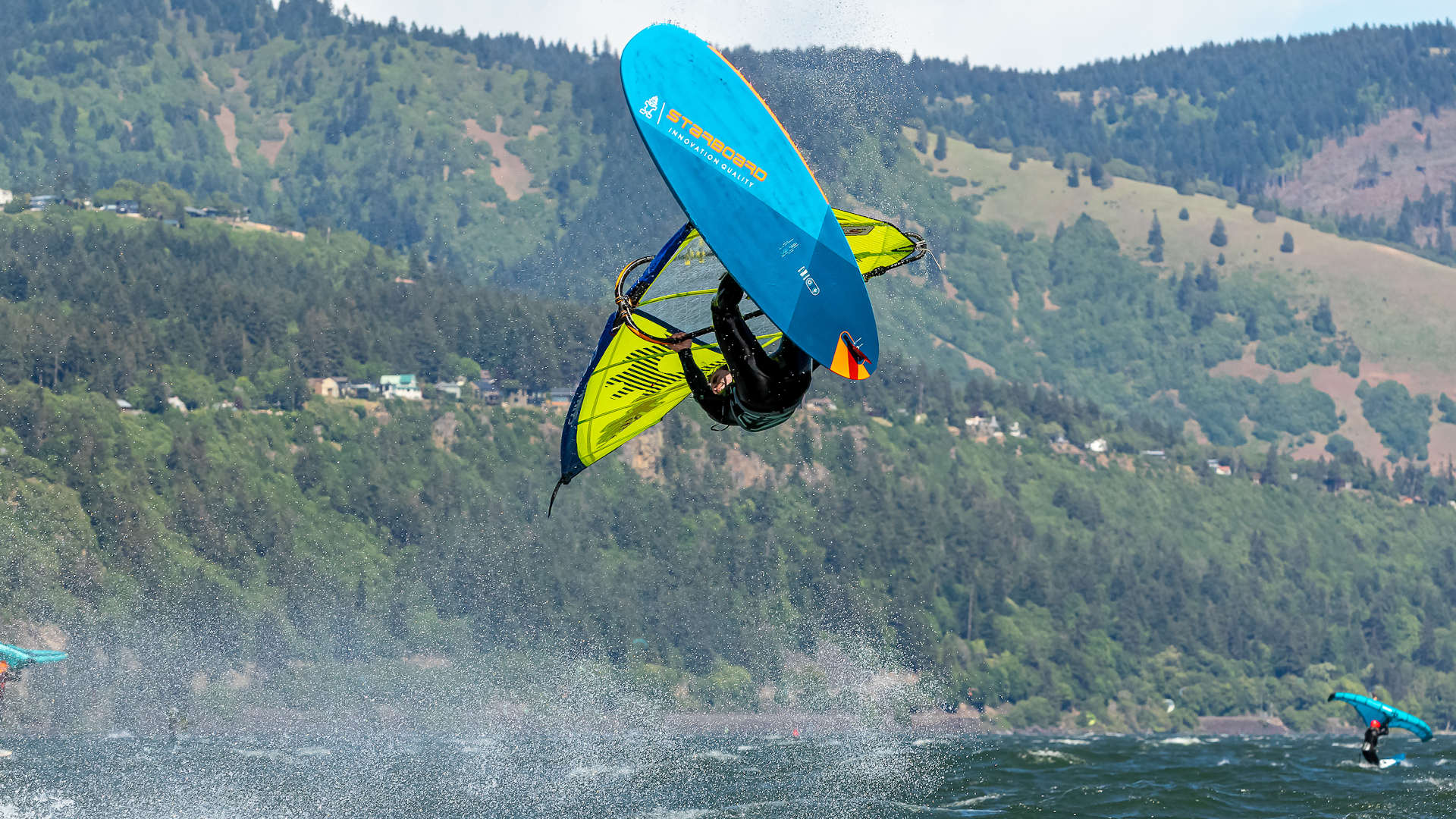 Phil Soltysiak freestyle windsurfing on Starboard